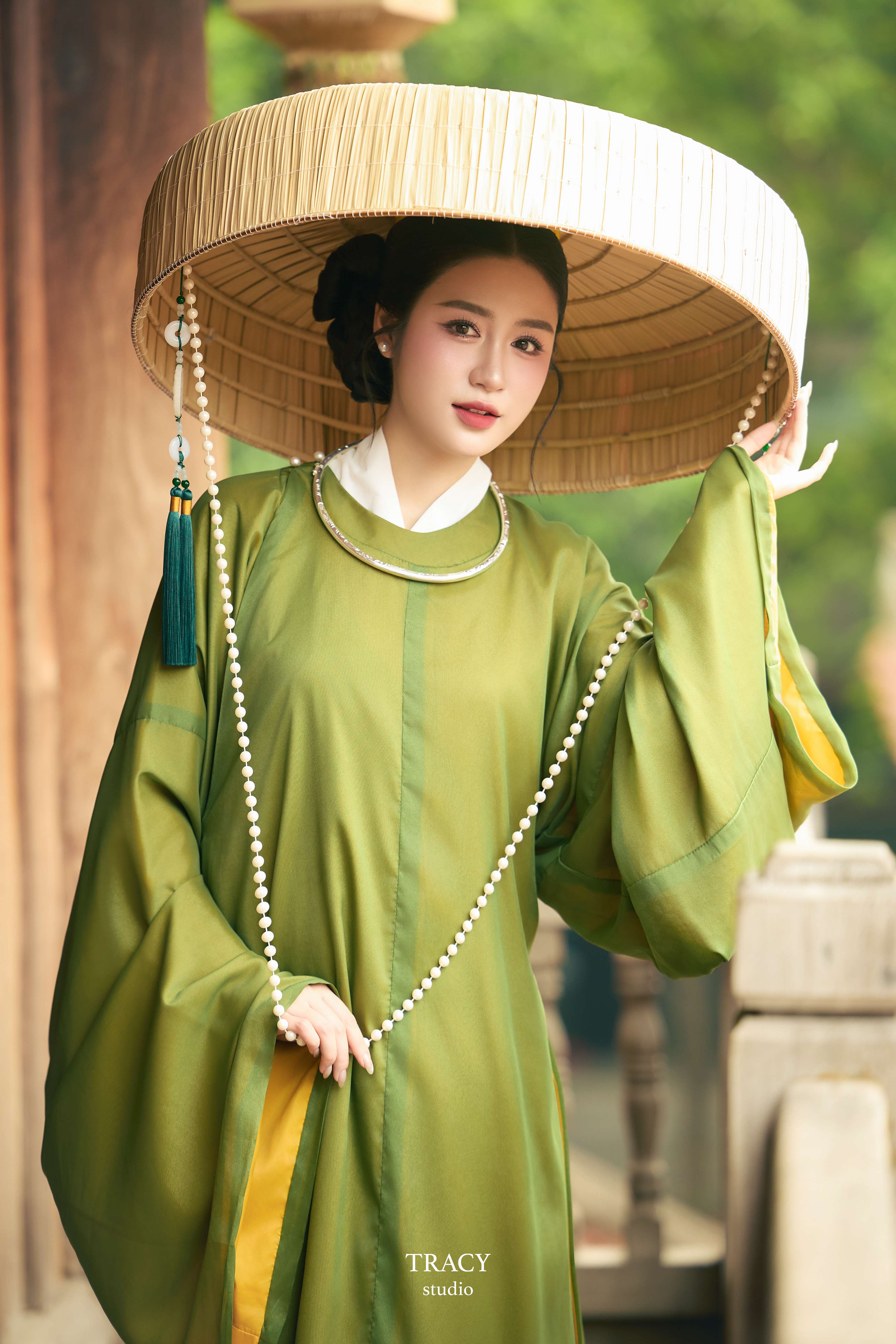frontend/img/gallery/anh-tet-yem-ao-dai/tracy-studio-chup-viet-phuc-phuong-linh (1).jpg